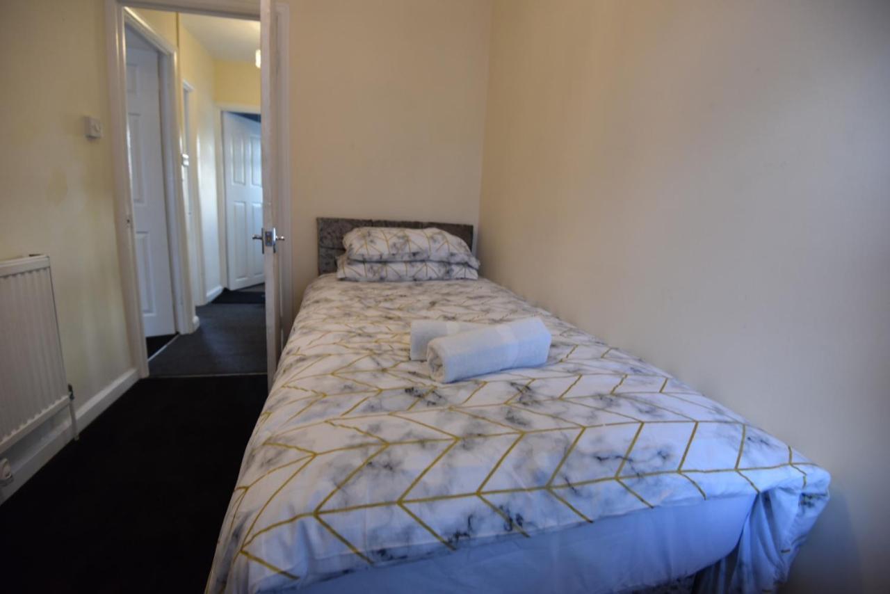 Lovely Holiday Home Near Cardiff City Centre - Madoc Road 3 Bedrooms Sleeps Up To 7 Exteriér fotografie