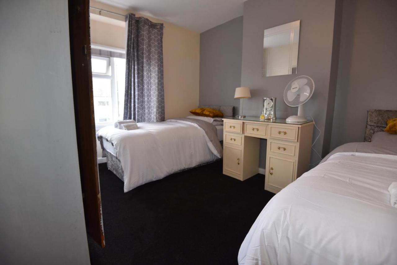 Lovely Holiday Home Near Cardiff City Centre - Madoc Road 3 Bedrooms Sleeps Up To 7 Exteriér fotografie
