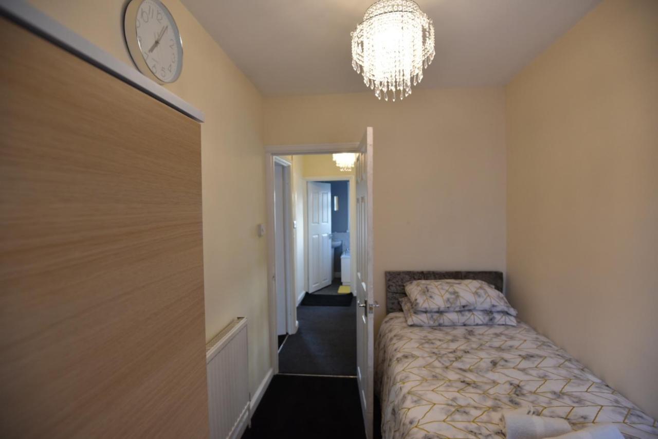 Lovely Holiday Home Near Cardiff City Centre - Madoc Road 3 Bedrooms Sleeps Up To 7 Exteriér fotografie