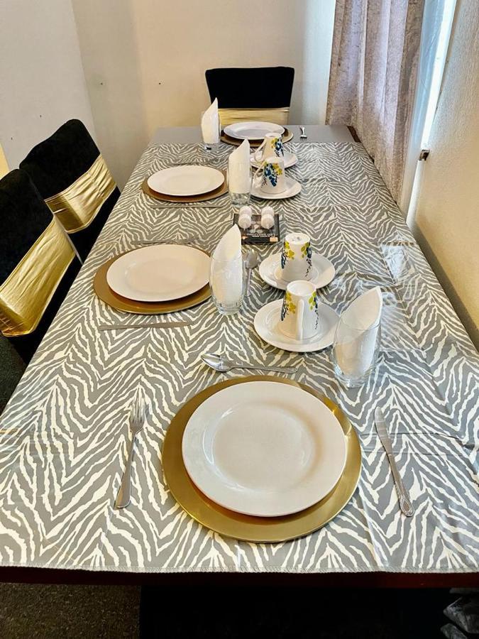 Lovely Holiday Home Near Cardiff City Centre - Madoc Road 3 Bedrooms Sleeps Up To 7 Exteriér fotografie