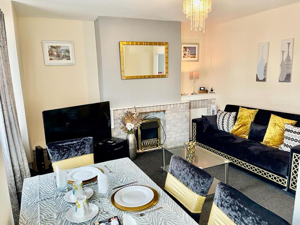 Lovely Holiday Home Near Cardiff City Centre - Madoc Road 3 Bedrooms Sleeps Up To 7 Exteriér fotografie