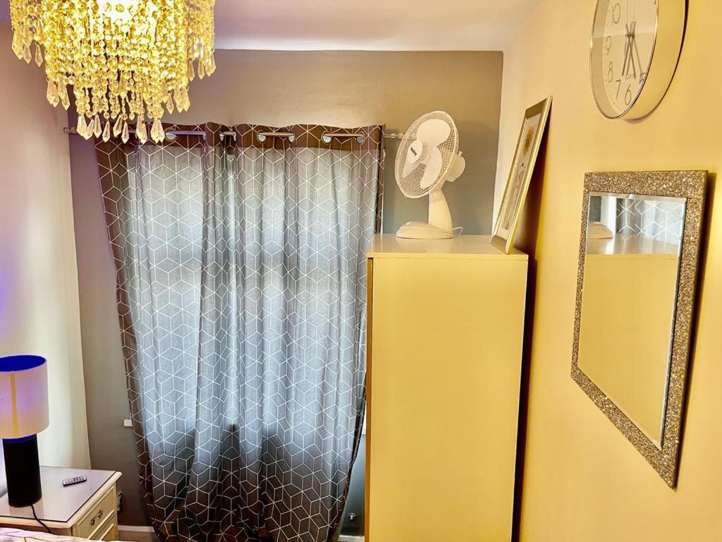 Lovely Holiday Home Near Cardiff City Centre - Madoc Road 3 Bedrooms Sleeps Up To 7 Exteriér fotografie